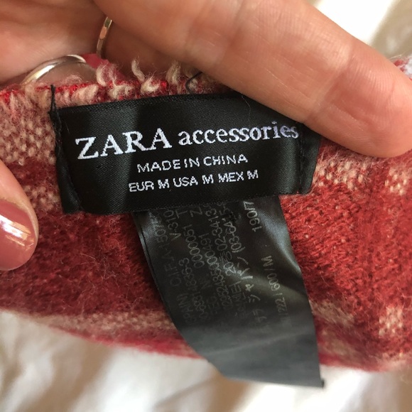 Zara red scarf - Picture 3 of 3